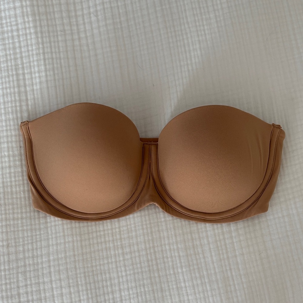 SKIMS Tan Strapless Bra